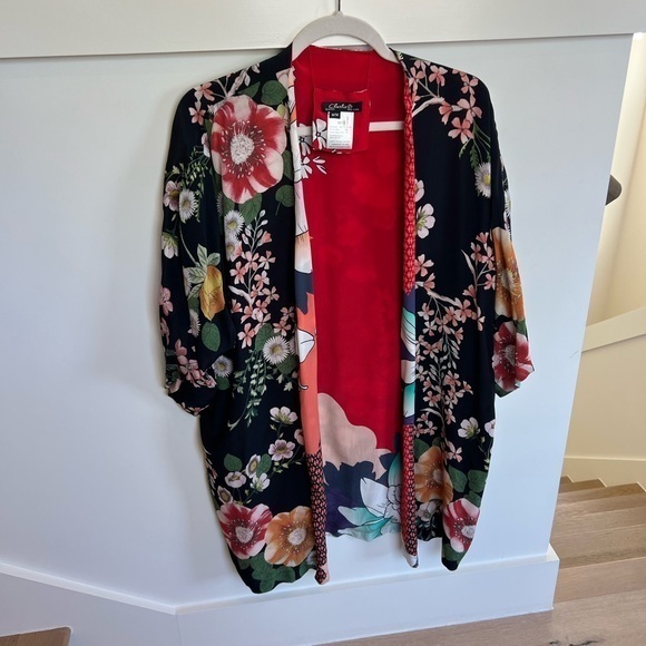 CHARLIE B Jackets & Blazers - Charlie B Reversable Floral Kimono Black and Red Womens Medium